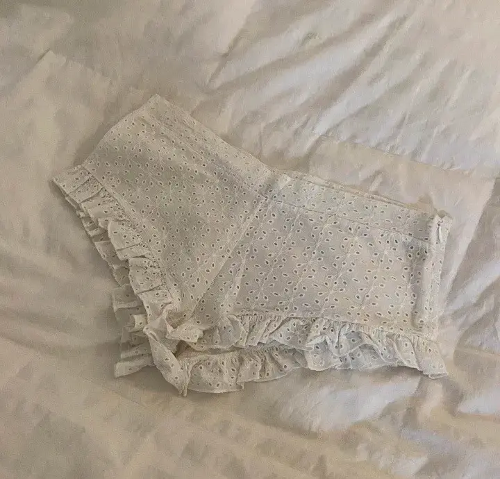 Shorts blancos de encaje