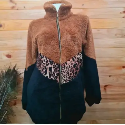 Poleron fepilpa con diseño animal print - miniatura 1