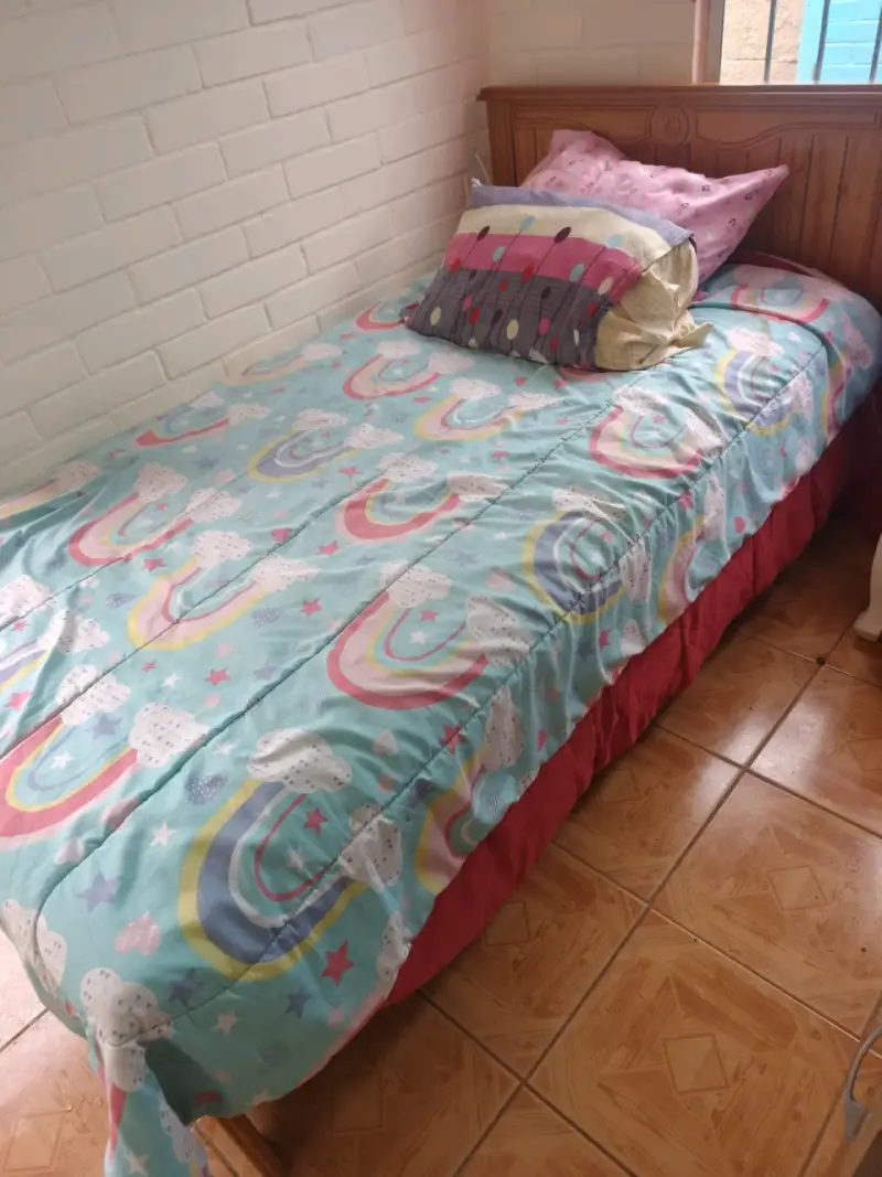 Estructura de cama de madera sólida - 2