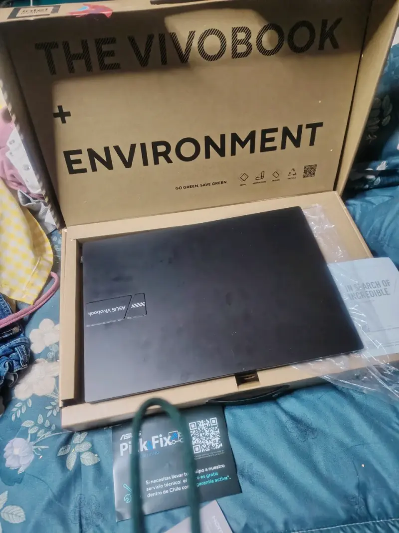 Laptop ASUS Vivobook en caja original - 1