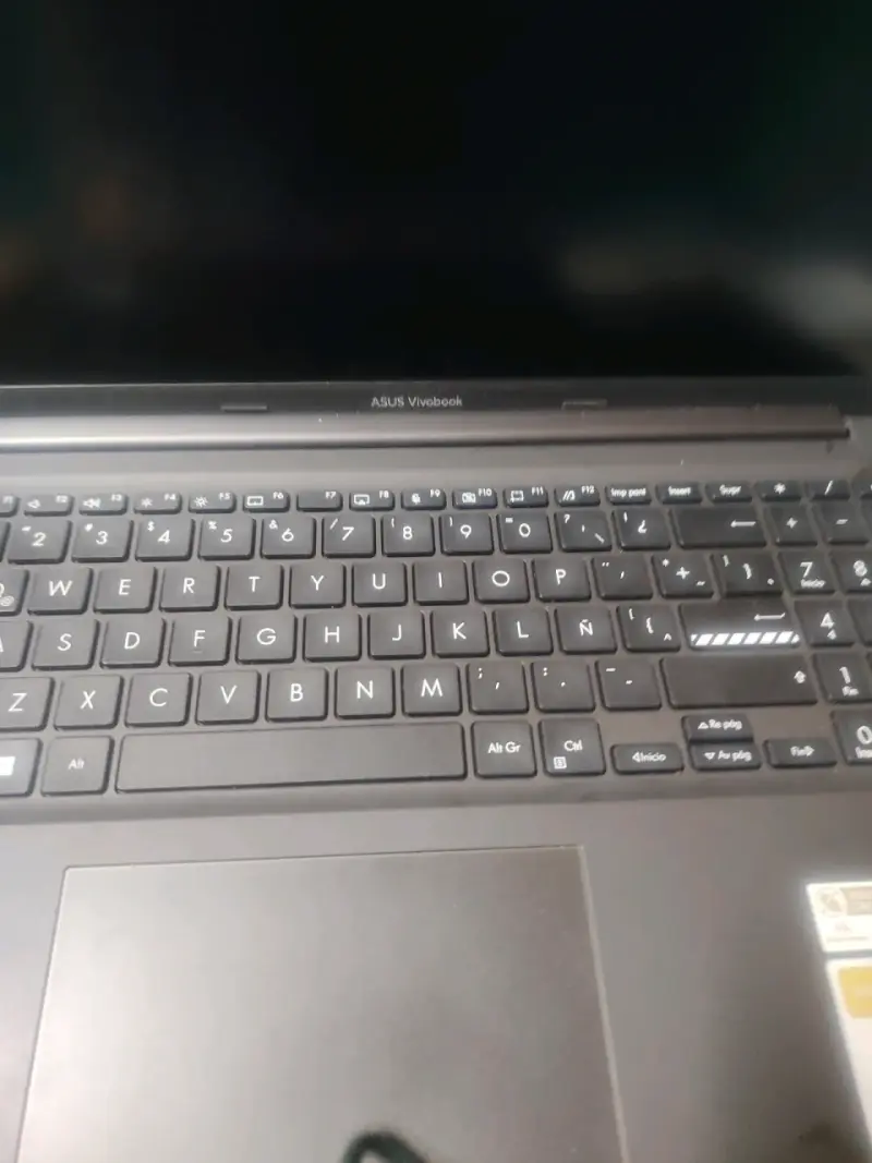 Laptop ASUS Vivobook en caja original - 4