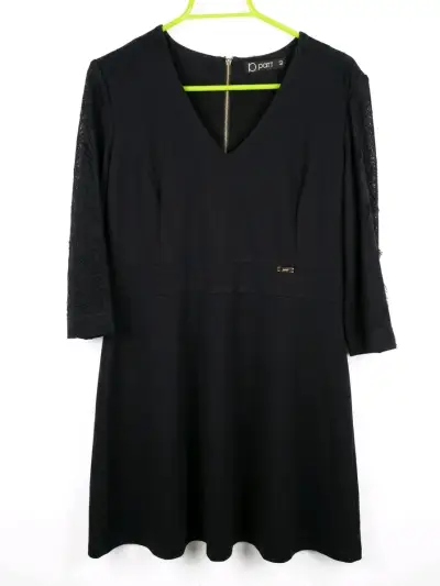 Vestido negro con encaje y cierre trasero - miniatura 1