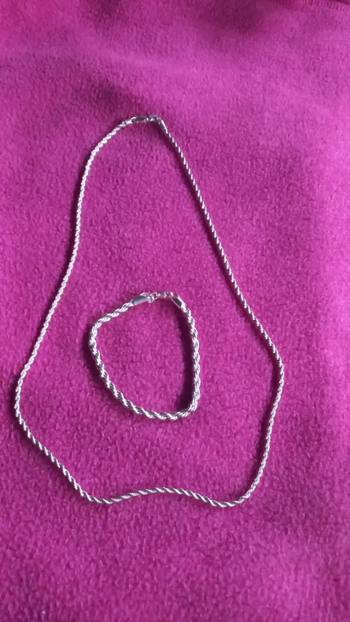 Conjunto de cadena y pulsera de plata