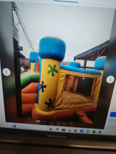 Castillo inflable para niños con tobogán - miniatura 4