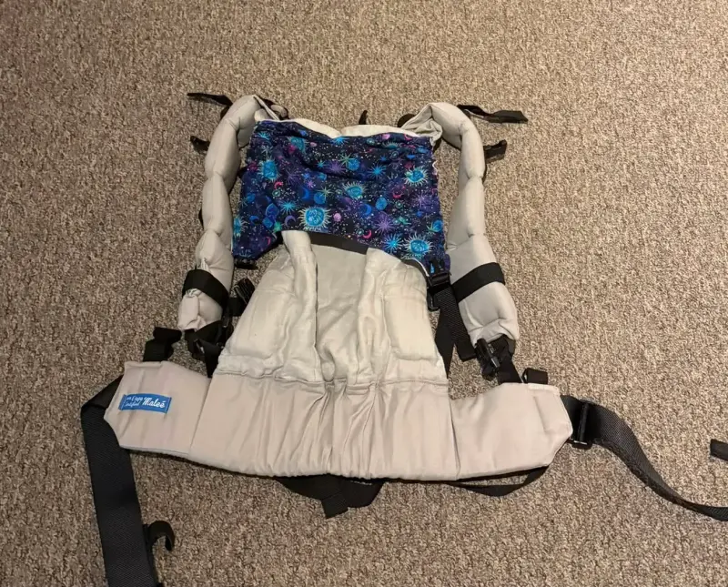 Porta bebé ergonómico casi sin uso - 2