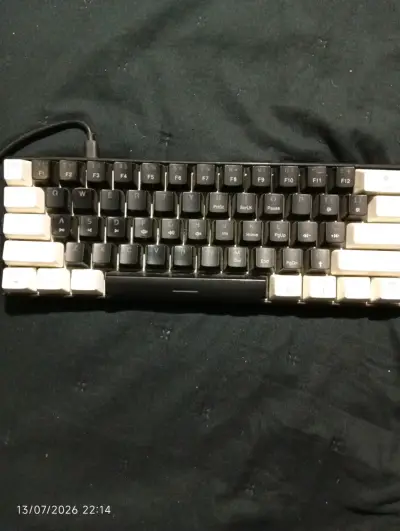 Teclado mecánico compacto retroiluminado - miniatura 1