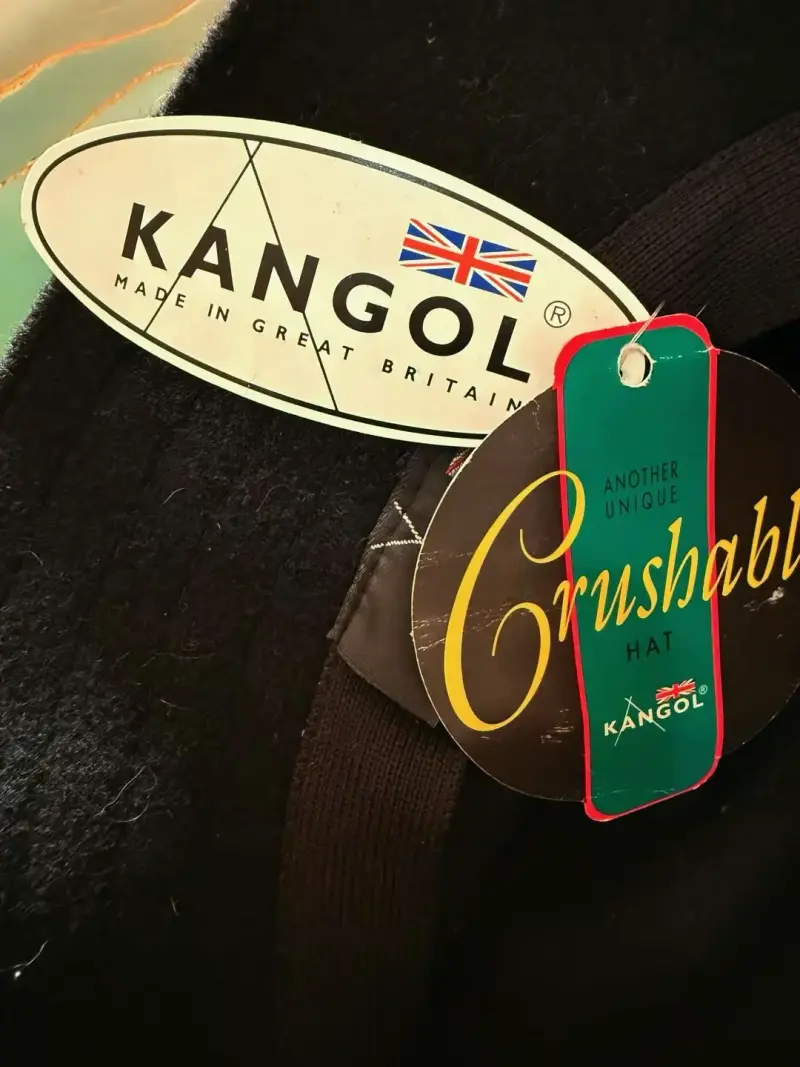 Gorro de pescador Kangol negro con logo - 3