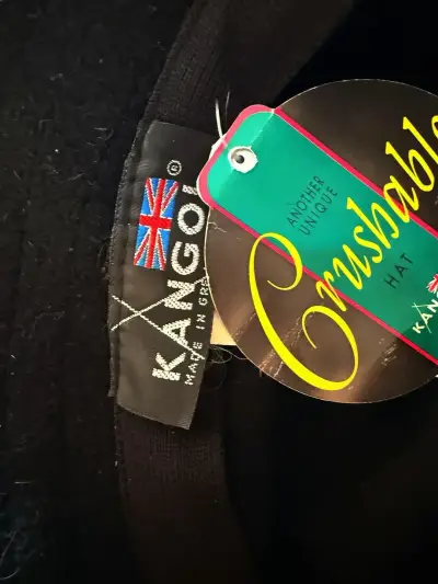 Gorro de pescador Kangol negro con logo - miniatura 4