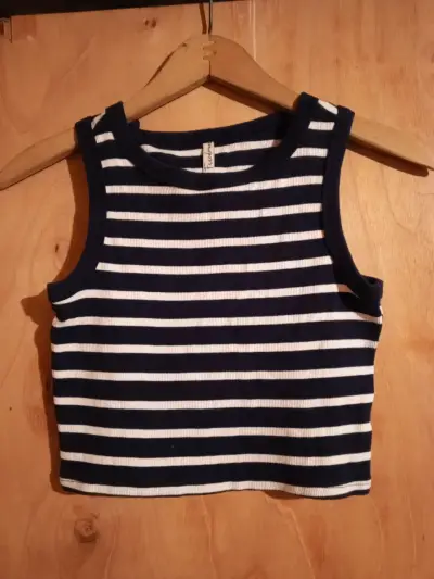 Cropped top a rayas - miniatura 1