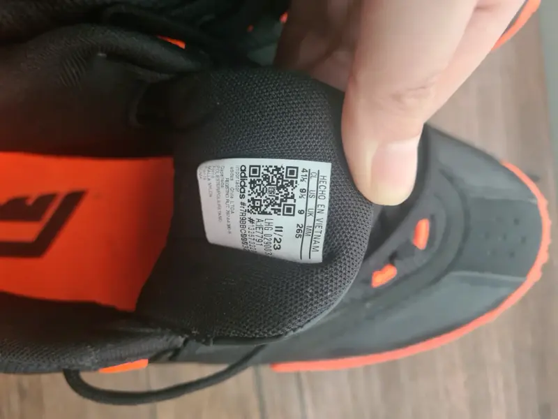 Zapatillas deportivas negras y naranjas - 6