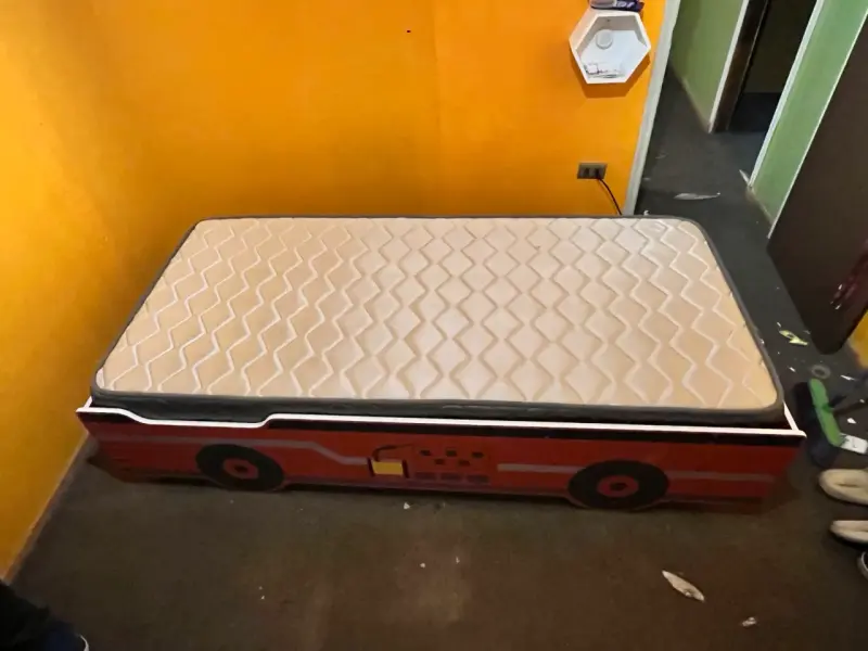 Cama infantil con diseño de autobús - 2