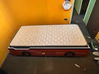 Cama infantil con diseño de autobús - miniatura 4