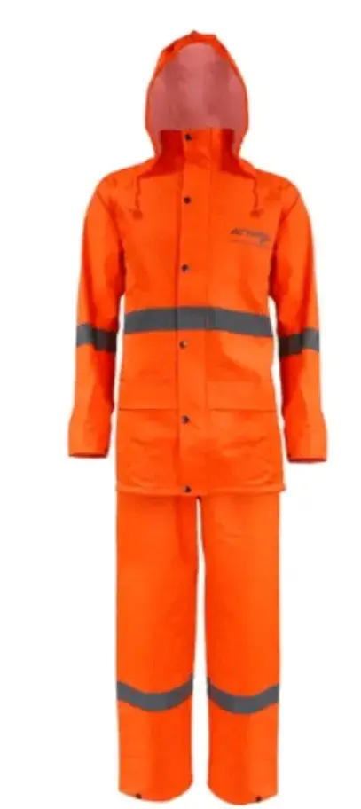 Traje impermeable naranja con capucha