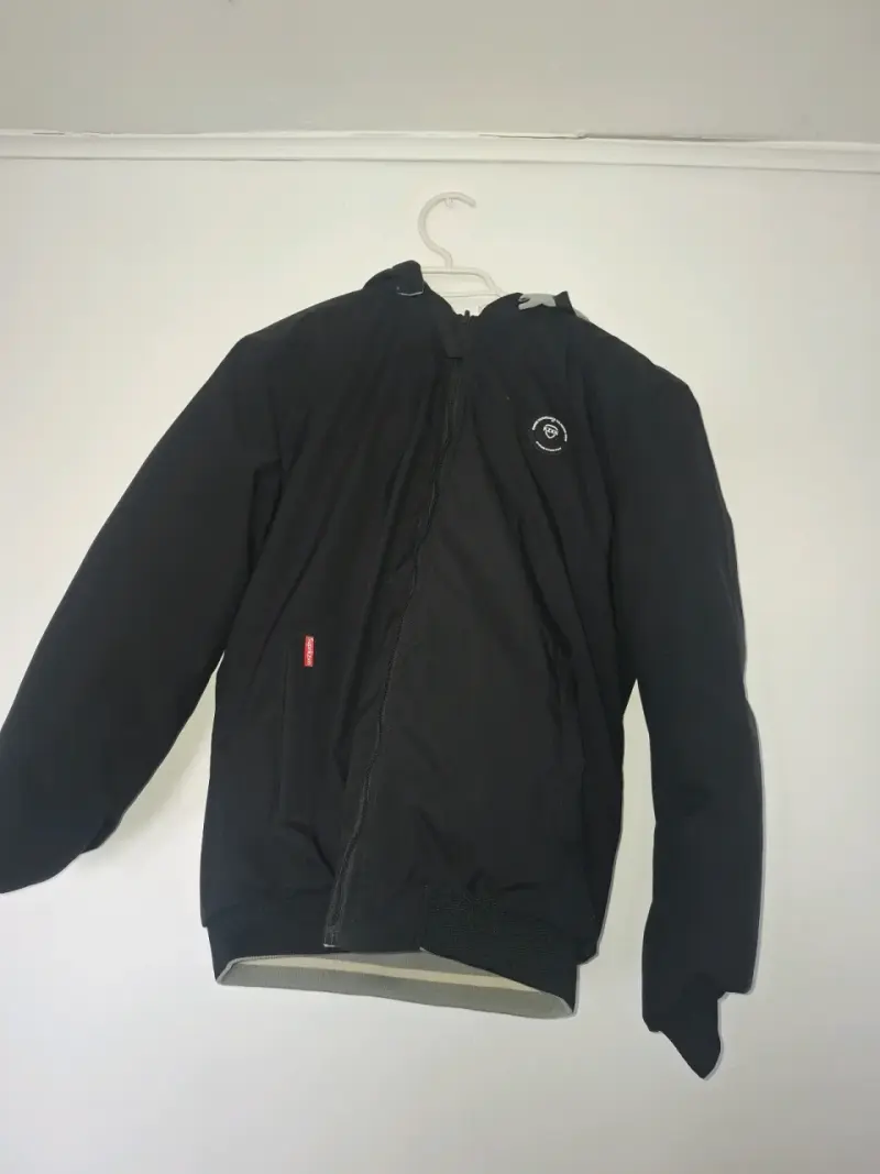 Chaqueta negro con capucha REXN estilo urbano - 2