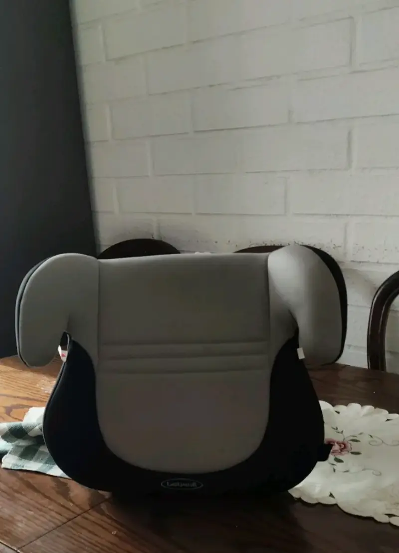 Asiento elevador infantil Benesit gris y negro - 1