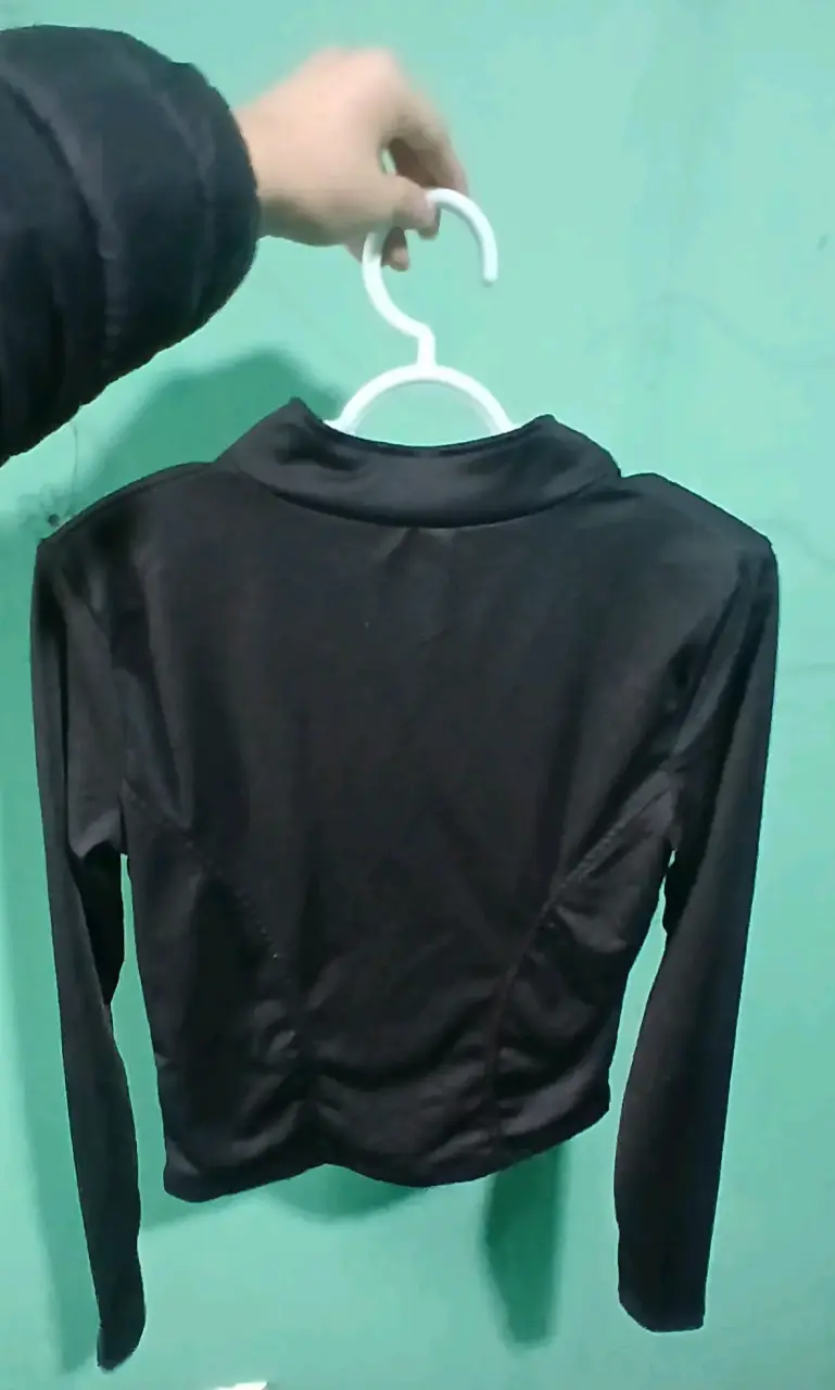 [S/M] Chaqueta top deportiva negra con cierre - 3