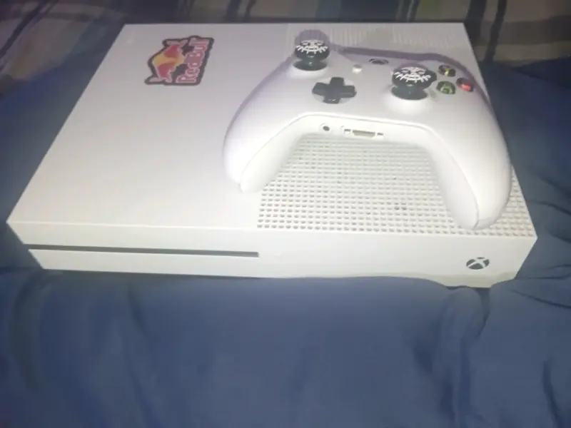 Consola Xbox One S con control