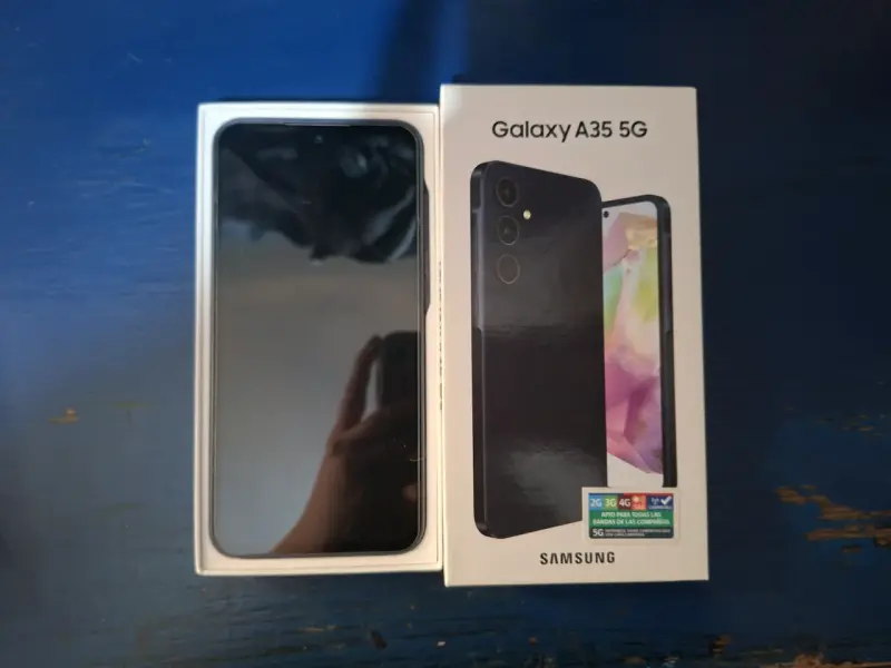Samsung Galaxy A35 5G nuevo en caja sin cargador - 2