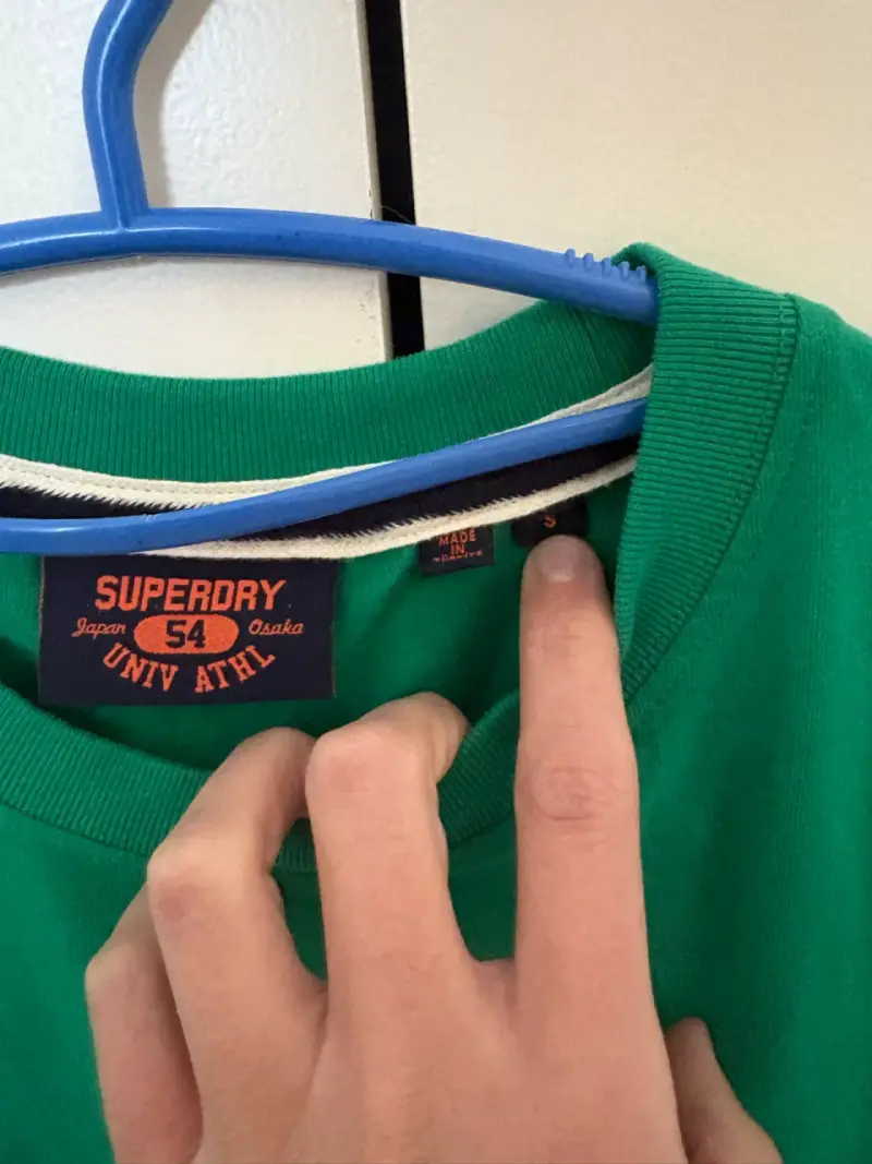 Polera verde Superdry de algodón - 2