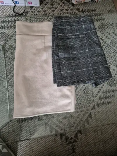 Falda short beige y falda short cuadros - miniatura 1