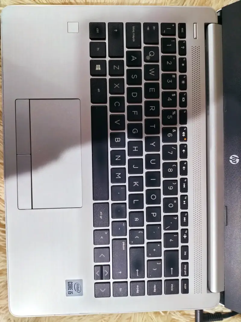HP Intel i5 10Gen, 8Ram, SSD 240 - 3