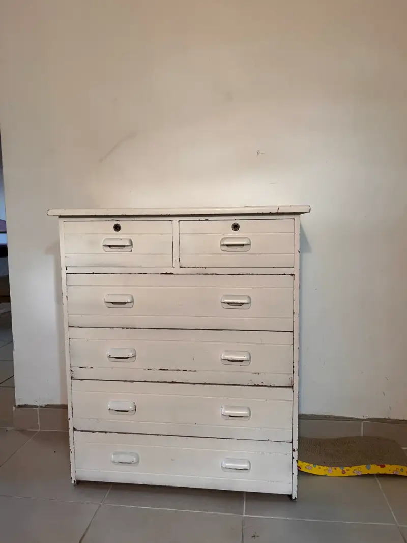 Cómoda de madera blanca vintage - 1