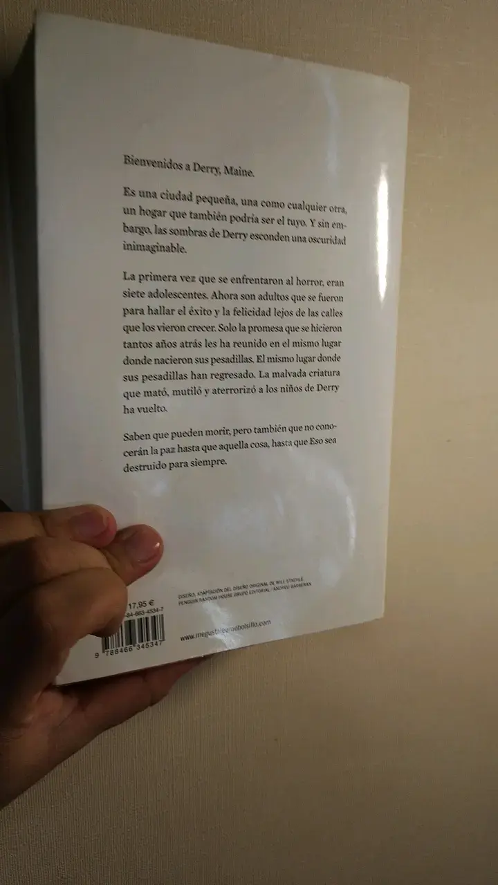Libro 'It' de Stephen King en tapa dura - 2
