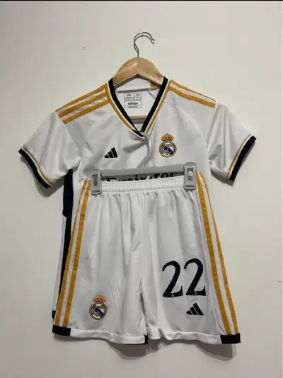 Conjunto infantil Real Madrid Adidas blanco - miniatura 1