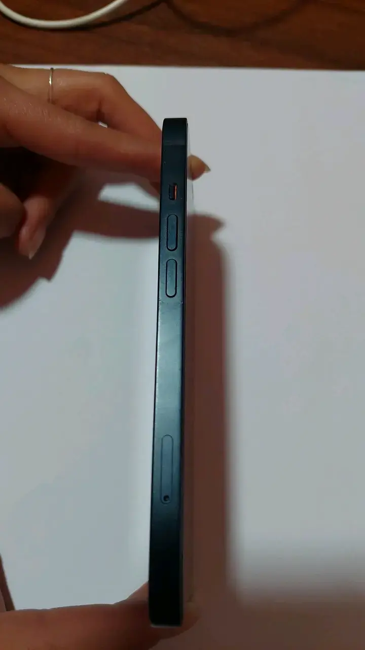 iPhone 13 en excelente estado - 3