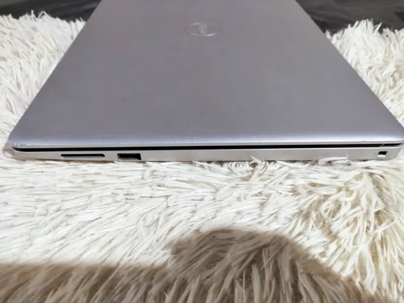 Dell Intel i5, 10Gen. 8 ram, 240 SSD - 6