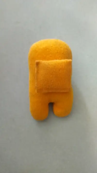 Peluche amarillo de personaje de videojuego - miniatura 2