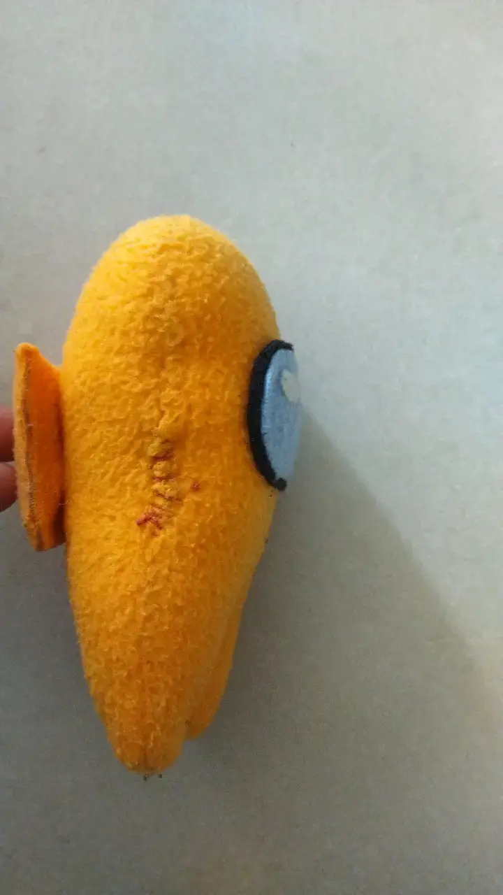 Peluche amarillo de personaje de videojuego - 3