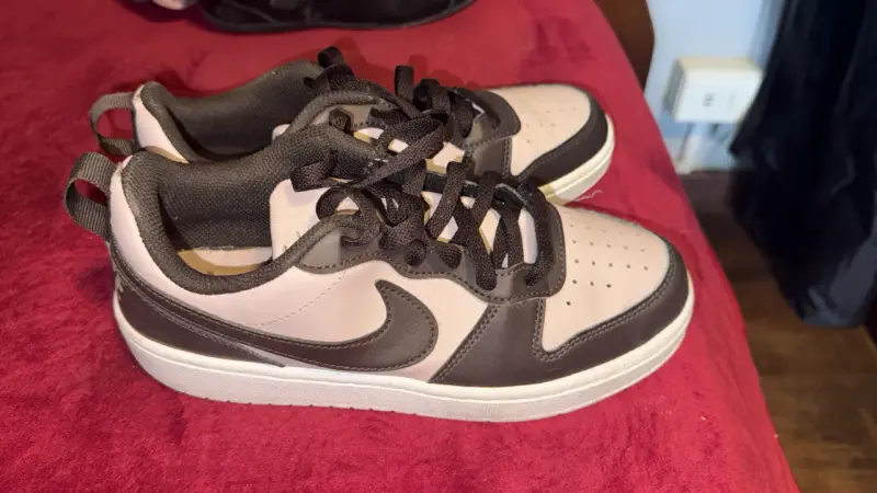 Zapatillas deportivas negras y grises - 2