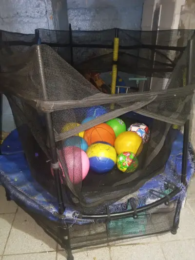 Trampolín infantil con red de seguridad - miniatura 3