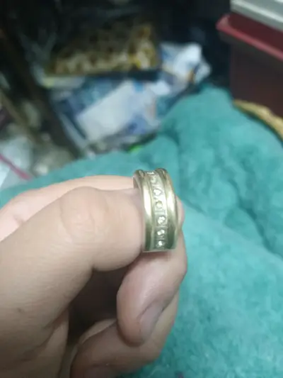 Anillo de plata y oro con detalles grabados - miniatura 2