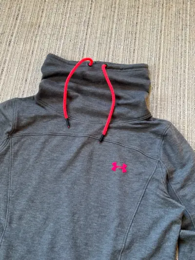 Polerón Under Armour gris con cuello - miniatura 2