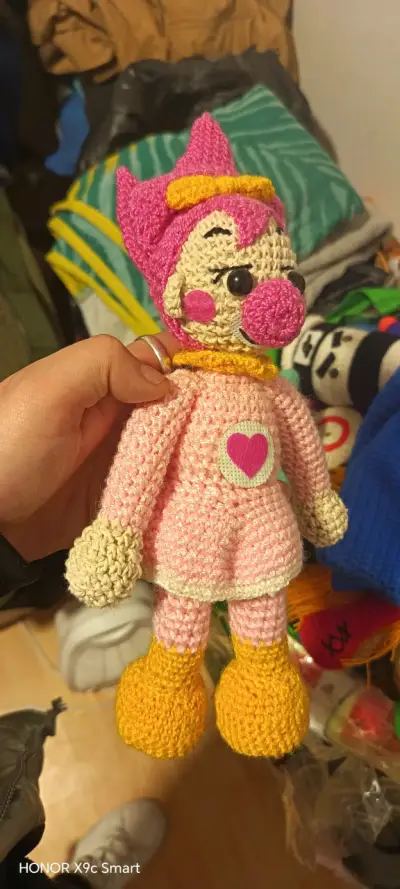 Muñeca de crochet hecha a mano - miniatura 1