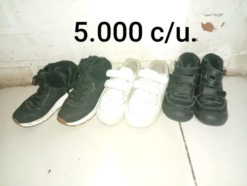 Lote de zapatillas y zapatos para niñas - 2