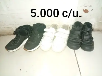 Lote de zapatillas y zapatos para niñas - miniatura 2
