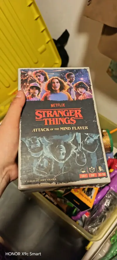 Juego de mesa Stranger Things: Attack of the Mind Flayer - miniatura 1