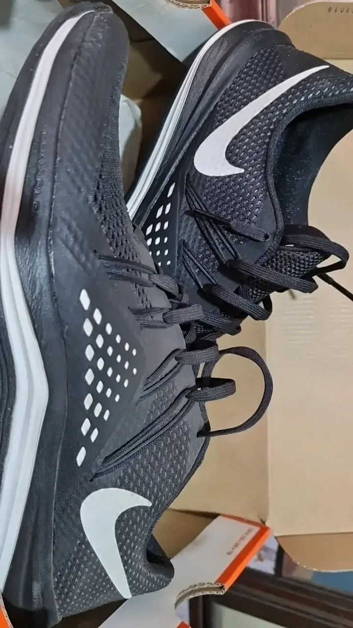 Zapatillas deportivas negras Nike - 1