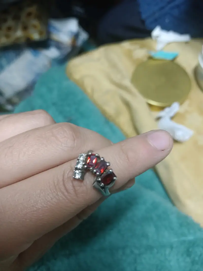 Anillo de plata con piedras rojas - 3