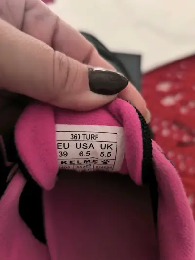 Zapatillas deportivas Kelme negras y rosadas - miniatura 2