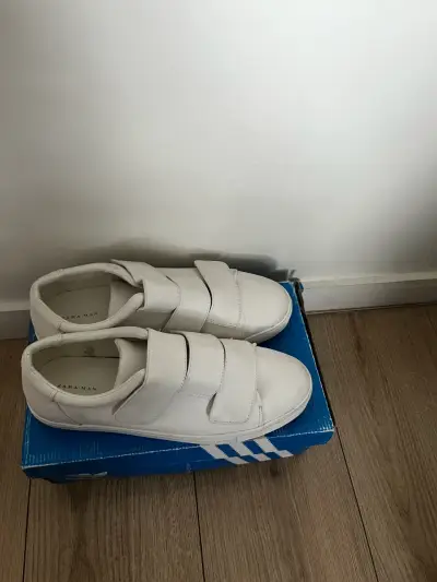 Zapatillas blancas hombre Zara talla 43 - miniatura 4