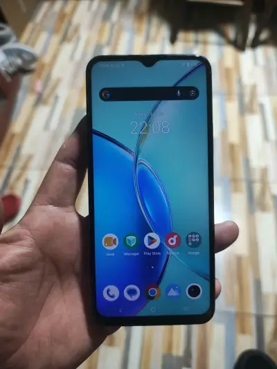 Smartphone Vivo con doble cámara trasera - miniatura 2