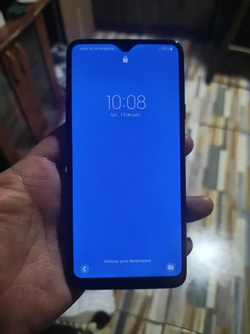 Smartphone Samsung con triple cámara trasera - 2