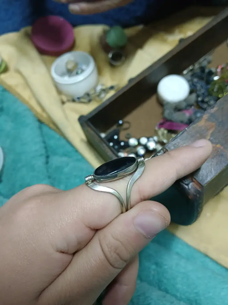 Anillo de plata con piedra negra elegante - 2