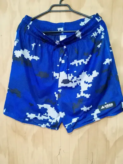 Shorts deportivo Adidas  basketball nuevo sin uso. - miniatura 1