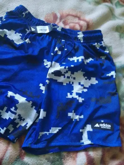 Shorts deportivo Adidas  basketball nuevo sin uso. - miniatura 2