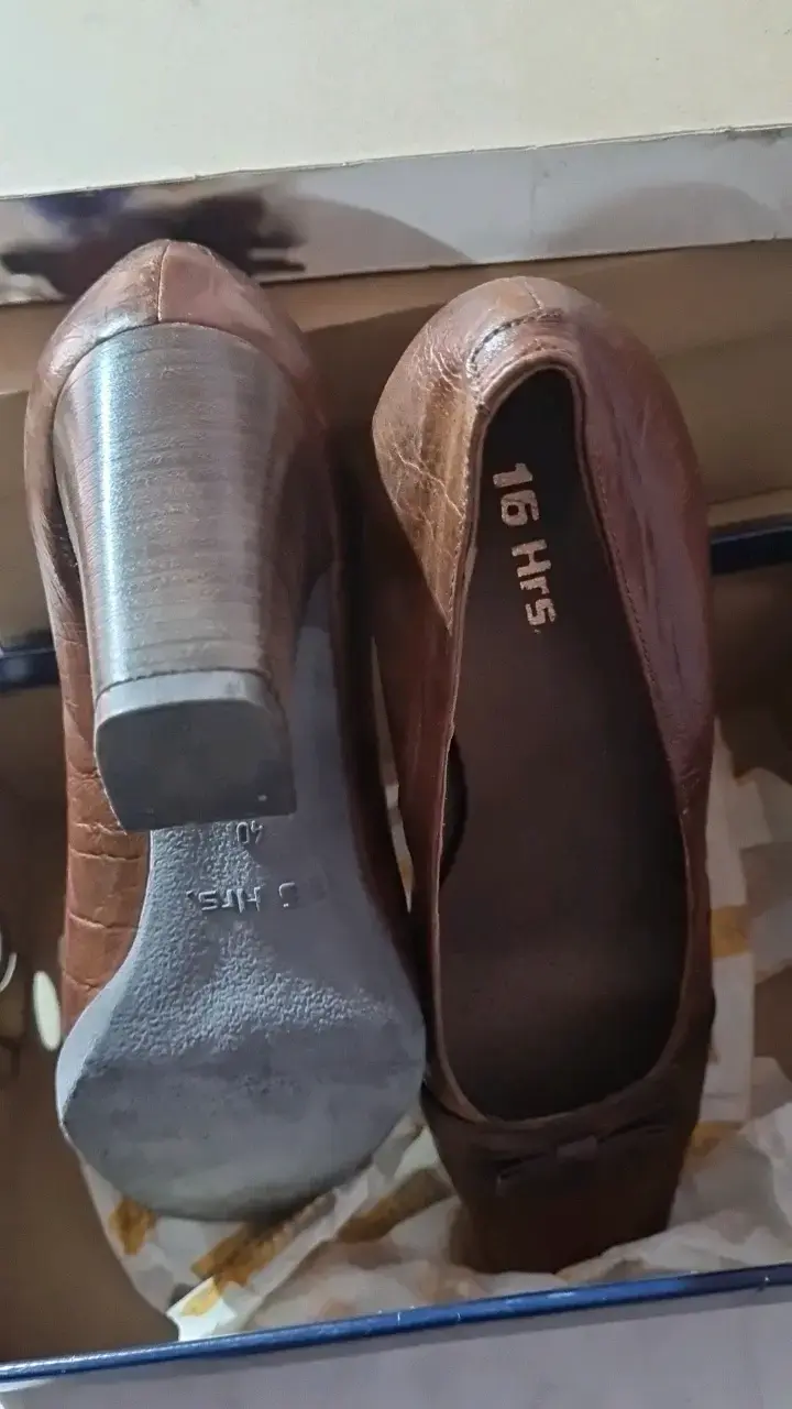 Zapatos de cuero marrón 16 Hrs - 2